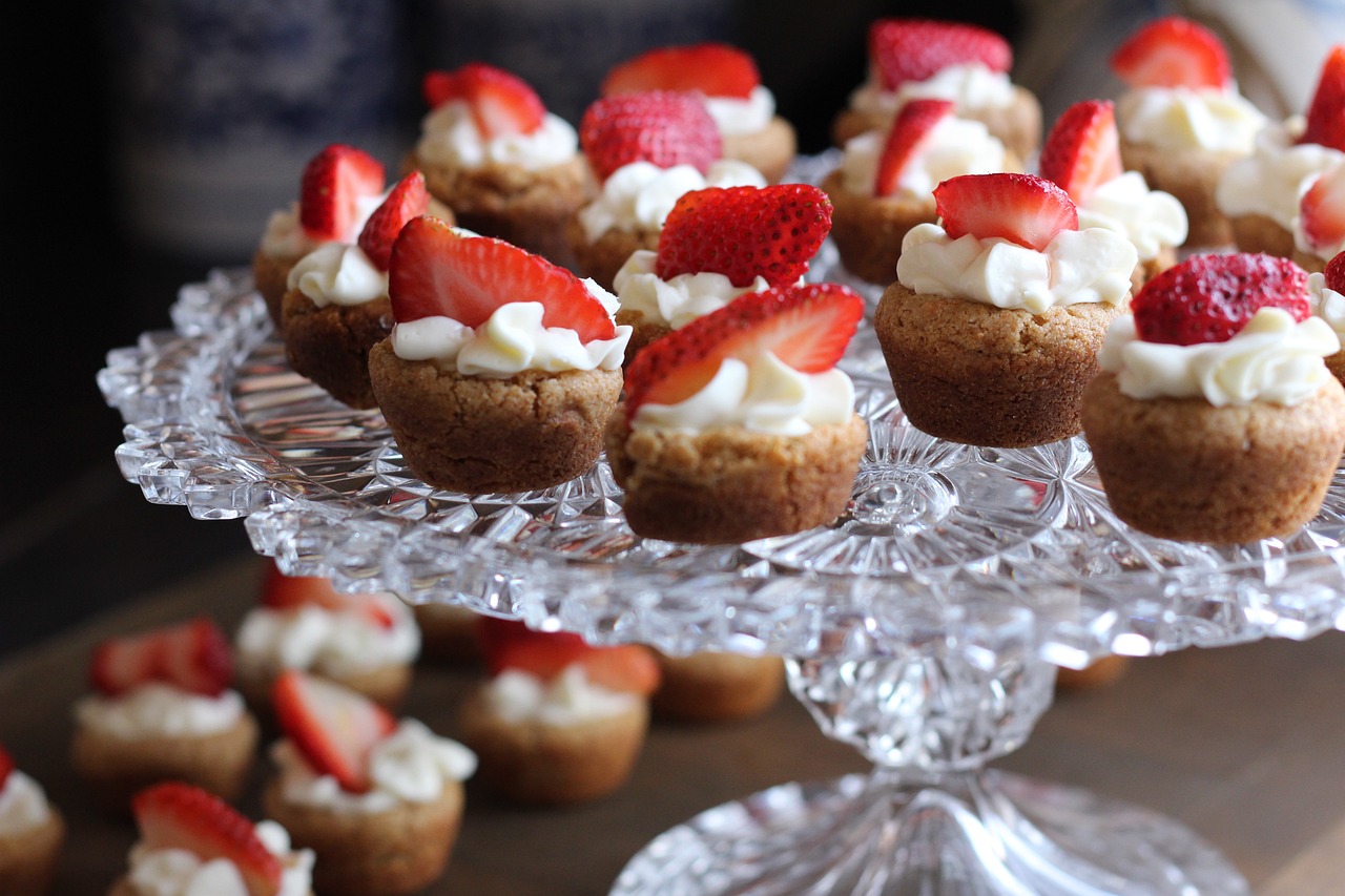Dessert Cupcakes Food Strawberry 