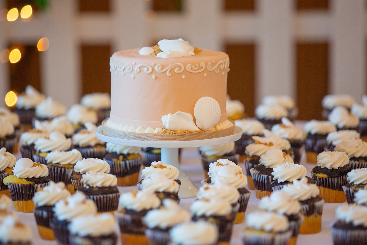 Wedding Cake Cupcake