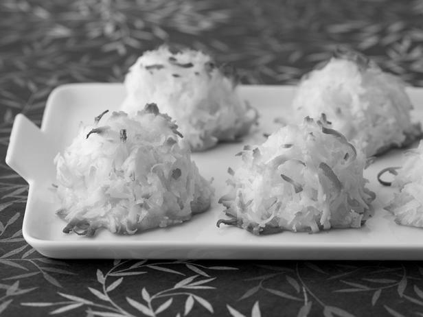 Coconut Macaroons | How to make Coconut Macaroons image 2