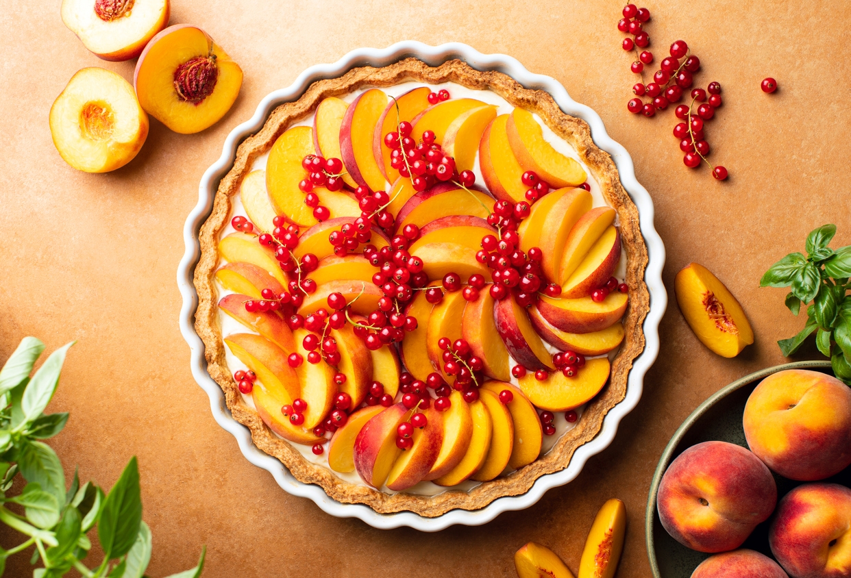 delicious baked tart topped with fresh fruits
