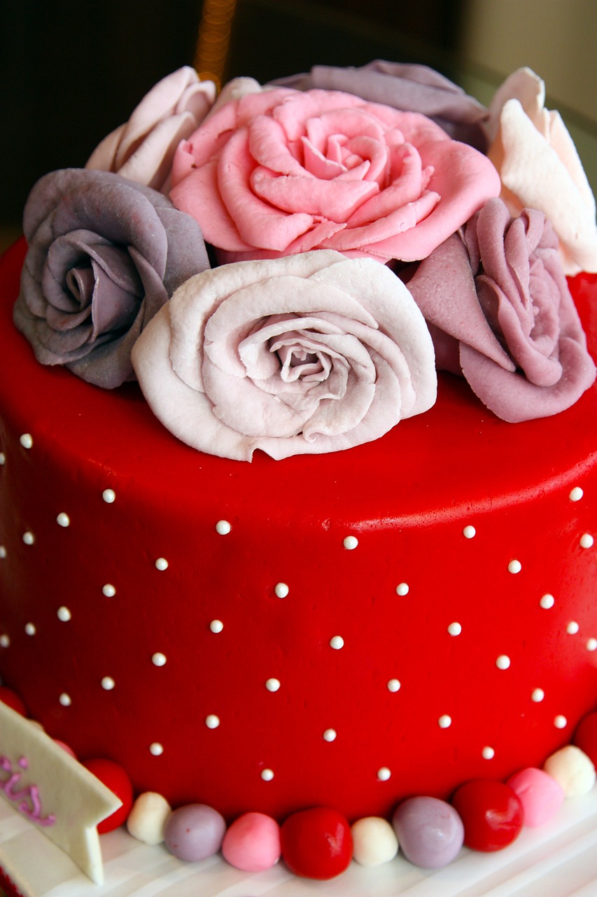 Red Cakes Flowers with fondant icing
